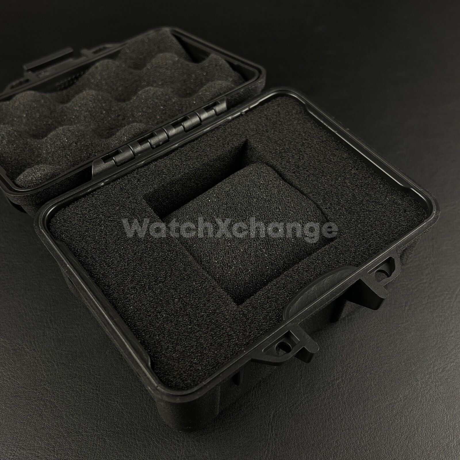 Single Watch Storage Travel Case Waterproof  Protective Lockable Box Black