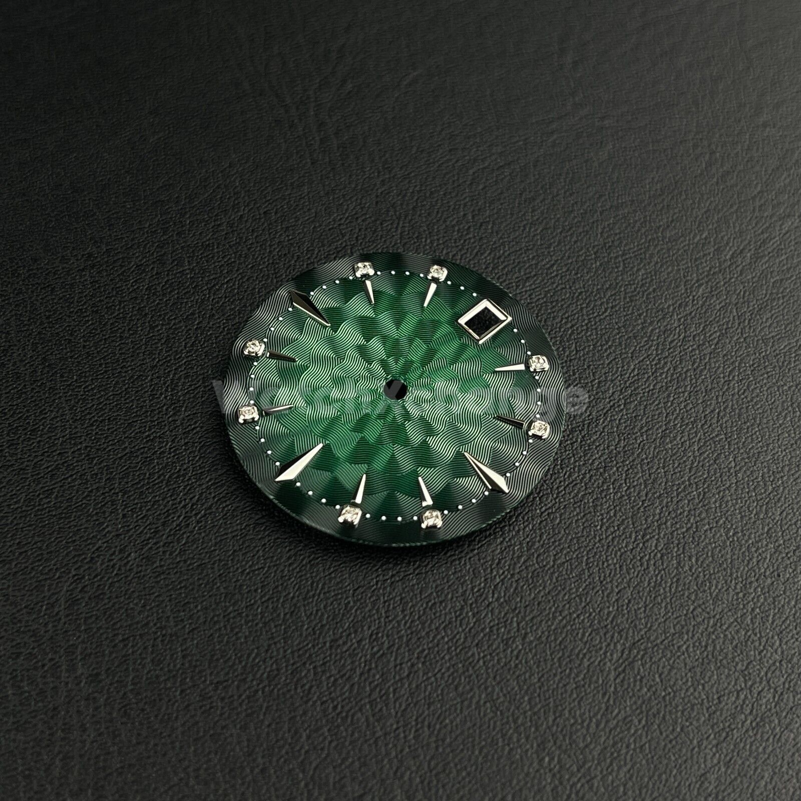 29mm Green Watch Dial Face Radial Pattern Diamond Scale for NH35/36 Movements