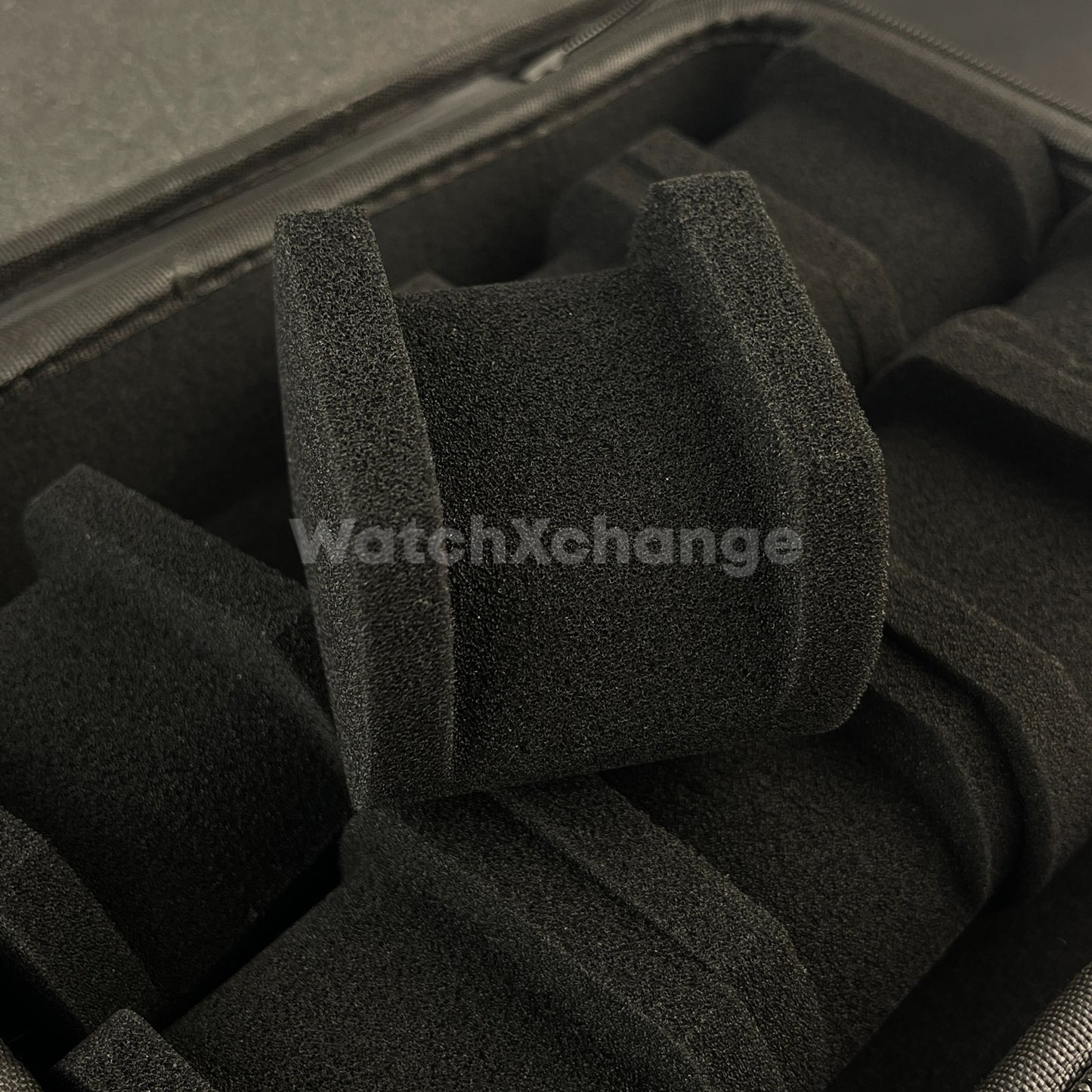Eight 8 Watch Storage Zip Carry Case Solid EVA Travel Protection Black Inside